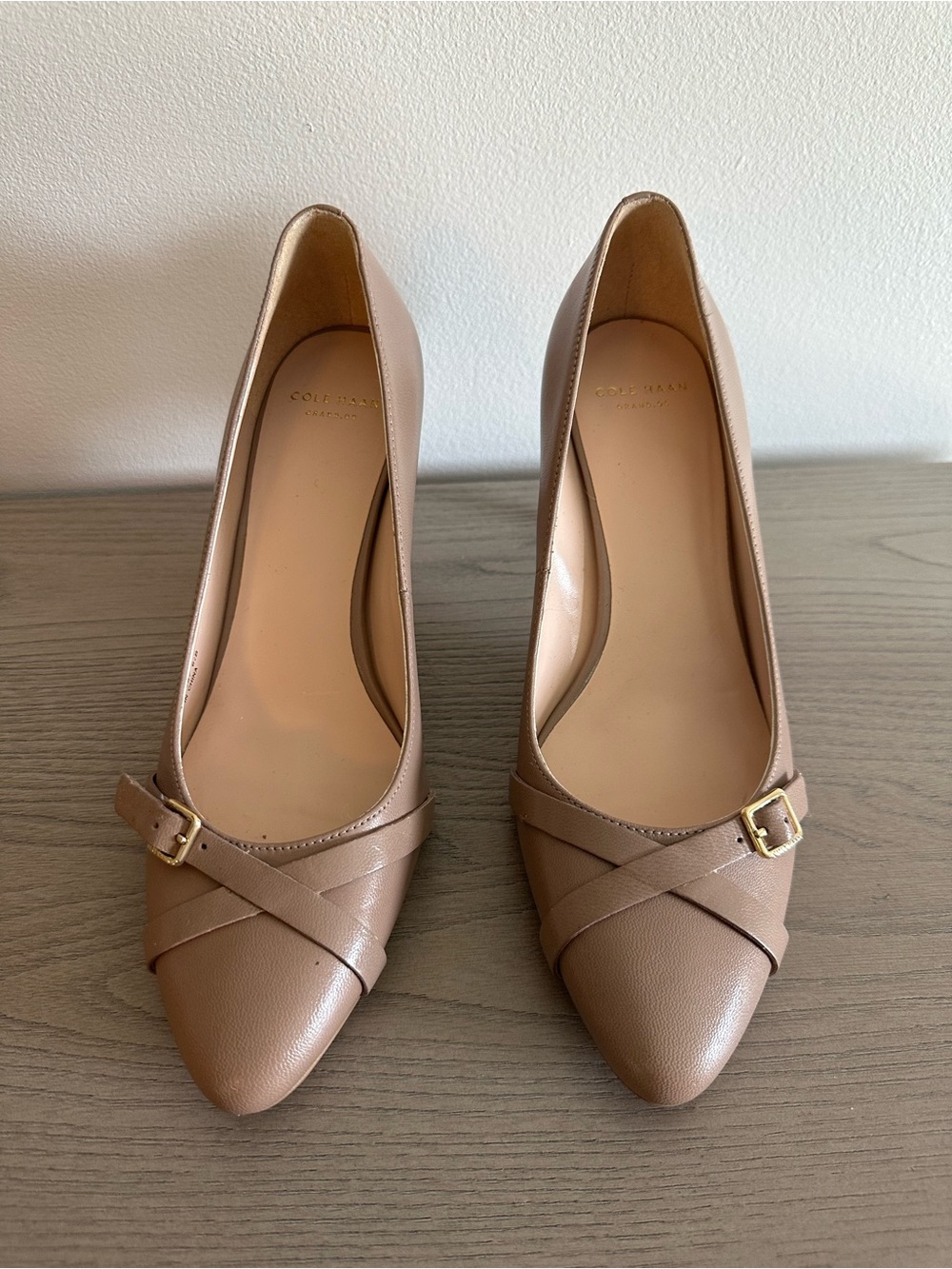 Cole Haan leather pumps 6.5